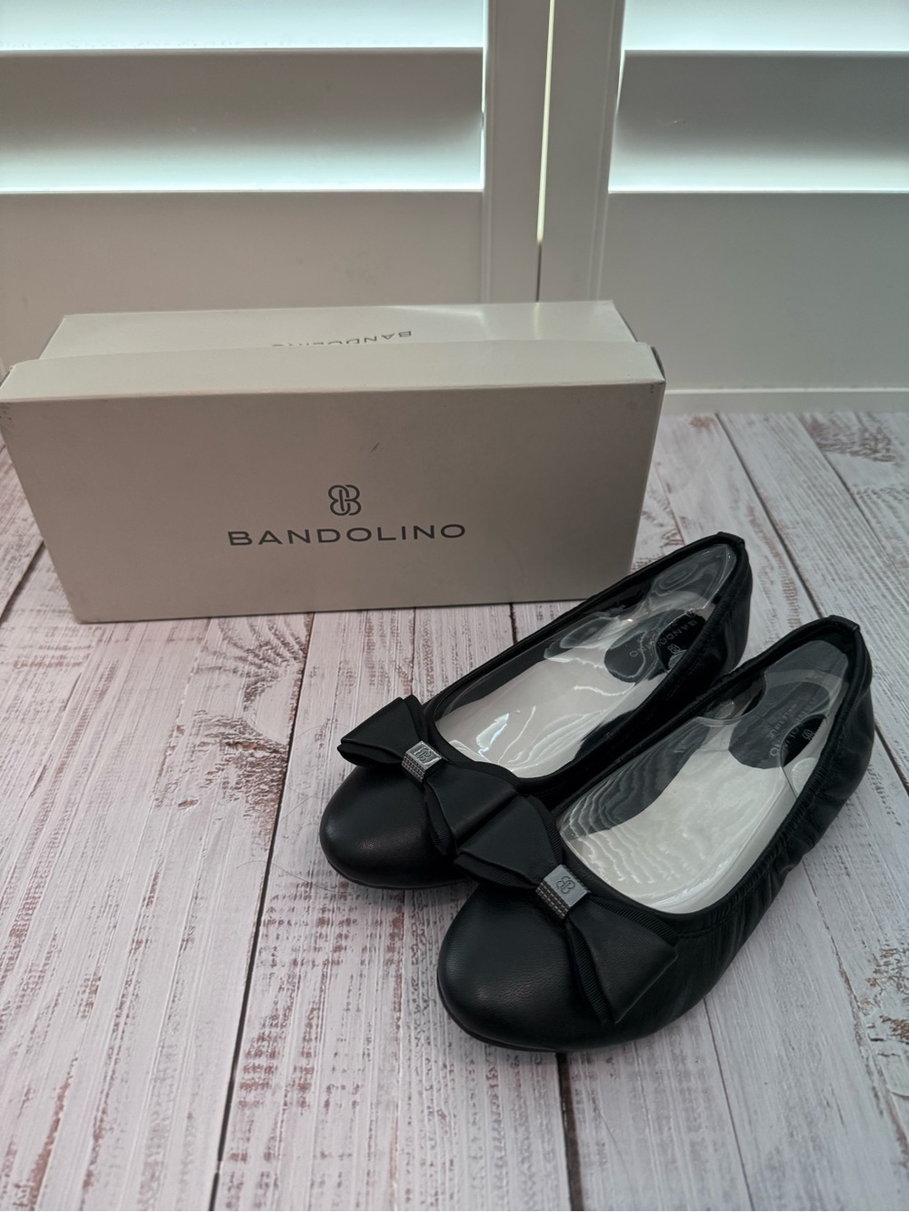 Bandolino Black Bow Ballet Flats